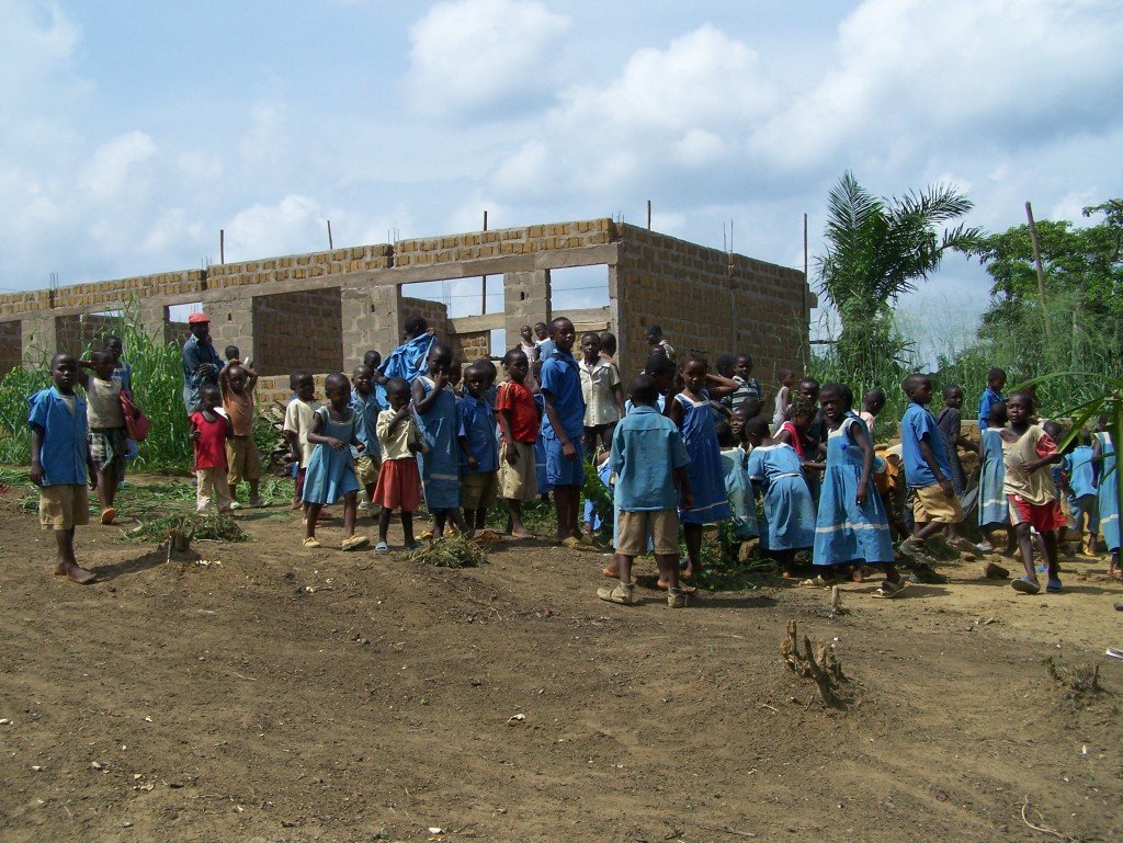 Les enfants visitent le chantier