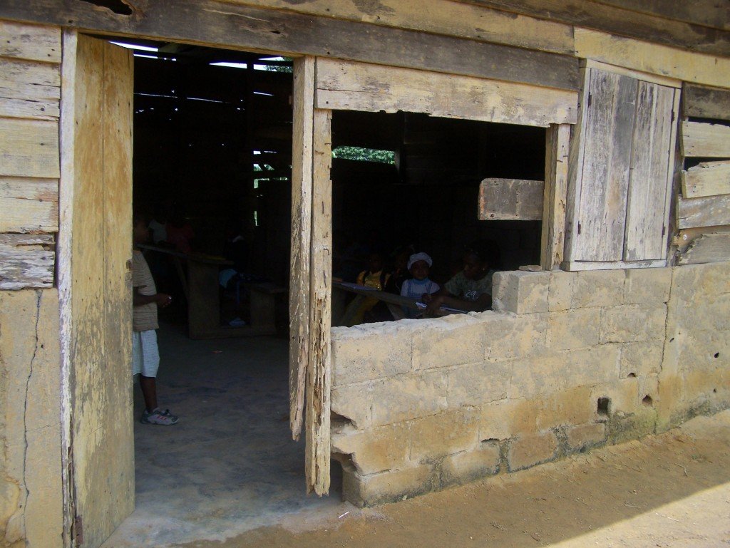 Ancienne école de Kompina - entrée